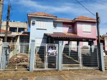 Sobrado com 03 dormit�rios no Porto Verde